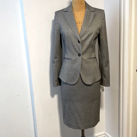 Teenflo  Grey Tweed Pinstriped Suit with Skirt Size 2 NWT - Picture 3 of 8